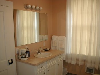 The Jacuzzi Cottage,The Inn On Main, Victoria, Texas
